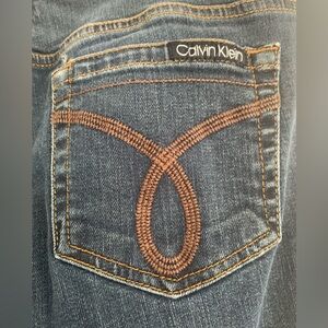 Calvin Klein Pencil Style Mid Rise Blue Fade Denim Jeans Women’s Size 8